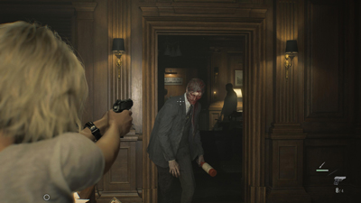 Grace zielt auf einen Zombie mit Flasche in der Hand