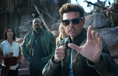 Karl Urban als Johnny Cage mit Sonnenbrille in Mortal Kombat 2