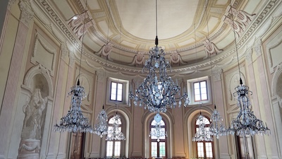 Der Gesellschaftssaal / Historische Saal von Schloss Slavkov u Brna / Austerlitz.