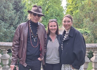 Ernst Molden, Stefanie Riegler und Ursula Strauss im schönen Ambiente beim Theater im Park