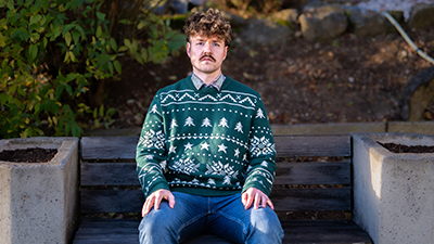Pressefoto von Kabarettist Benedikt Mitmannsgruber