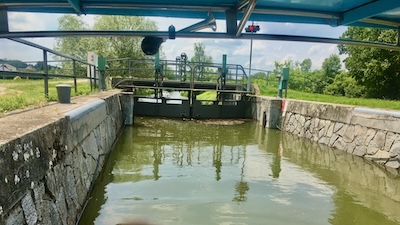Schleuse des Bata Kanals in Südmähren, Tschechien.