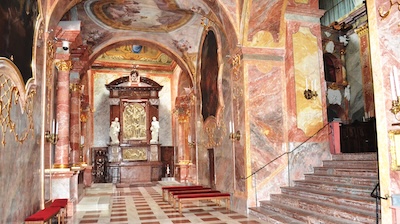 Kathedrale St. Emmeram, Treppe von der Unterkirche zur Oberkirche.