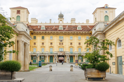 gelbes Gebäude in Eisenstadt 