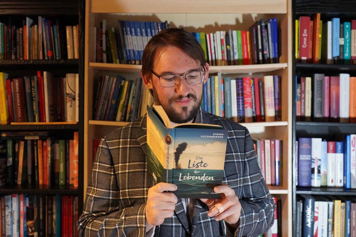 Die Liste der Lebenden von Stefan Kutzenberger – Peters Buchtipp