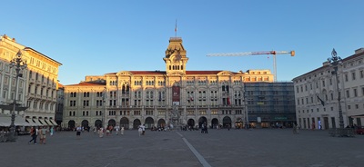 Der Palazzo del Municipio ist ein Palast am Hauptplatz von Triest.